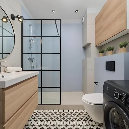 Cozy Nadodrze For 3 Guests With Balcony By Renters Lägenhet